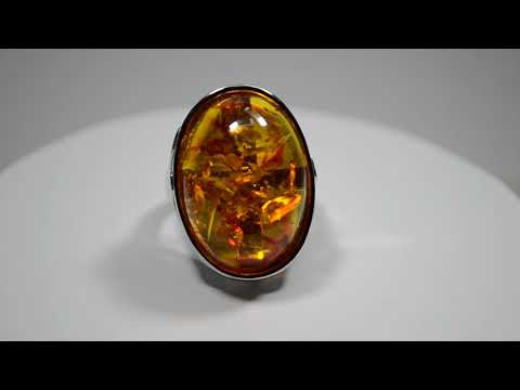 ბეჭედი შიგ ჩასმული ქარვის თვლით