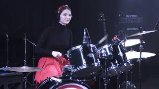 картинка: Dancing Queen (live drum cover) – ABBA || Школа Ударных HeartBeat