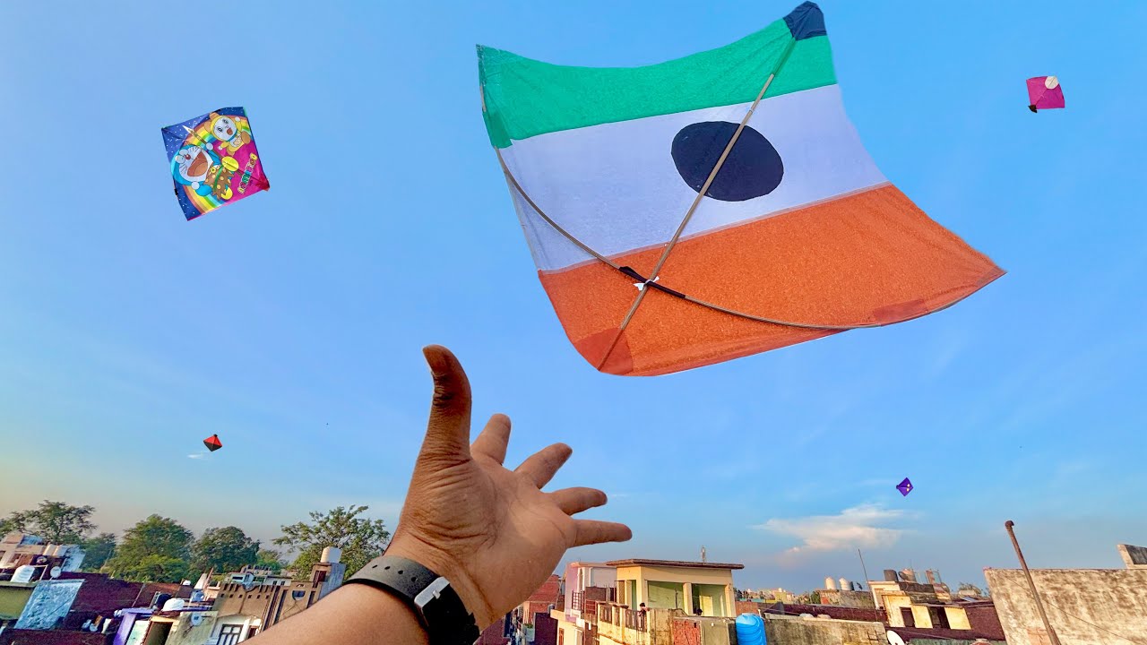 Kite Looting On Roof 😱 | Kite Catching | Kite | Patang |