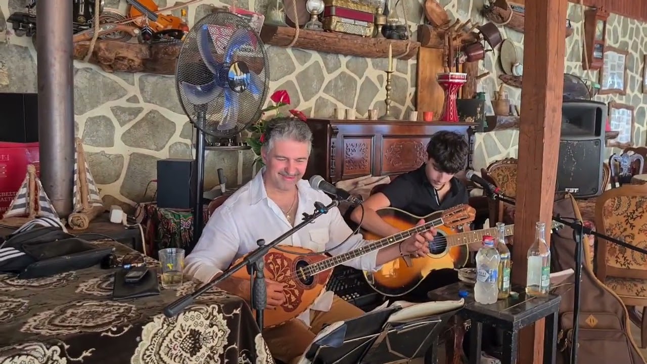 Τσικάριας Γιώργος και Τσικάριας Αποστόλης στην παρέα μας...