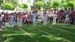 -- video: Mugurel Manea, redactor "Adevărul" & ”Adevărul de Slatina”;
-- material video atașat articolului ”Slatina, asaltată de copii de 1 Iunie” publicat luni - 1 iunie 2015.