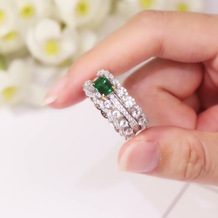 Emerald Band Ring - HER'S