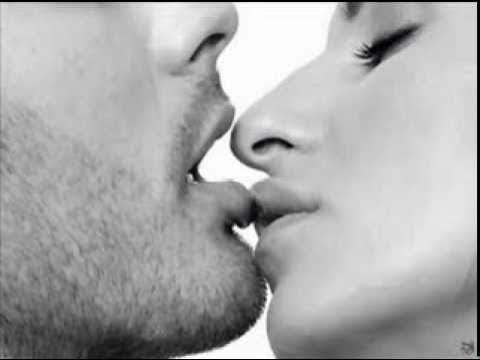 Песня буду целовать тебя в губы. Дико хочется целоваться. Целуешь, прощаешь nebezao. Песня буду целовать тебя в губы. Надпись давай поцелуемся.