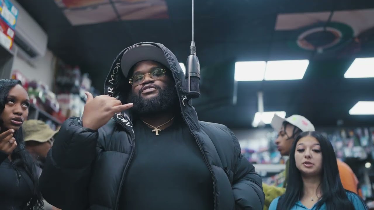 Watch Jay Robb x Vontee The Singer - Shoulda Knew (WhoRunItNYC Performance) on YouTube Watch Jay Robb x Vontee The Singer - Shoulda Knew (WhoRunItNYC Performance) on YouTube