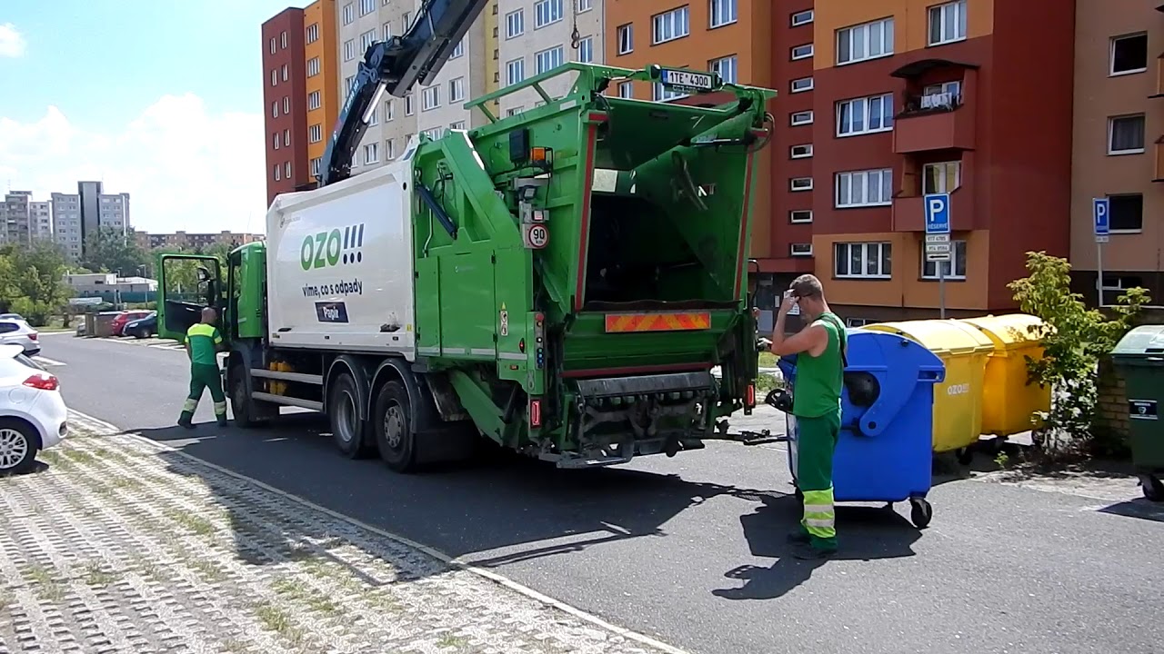 Vyprázdňovanie podzemných kontajnerov v Ostrave
