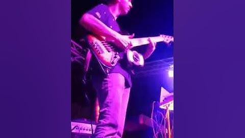 Dan FreeMan (CØm1x) - Slap solo & improvisation live in Managua, Nicaragua.  March 2017
