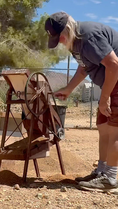 Is this Worth it? Getting Gold? Dry Washer - Hand Crank. #shorts