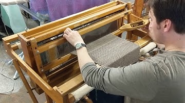 4 shaft floor loom weaving