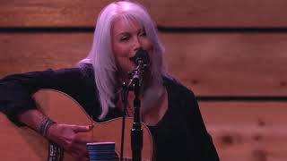 Watch Emmylou Harris Big Black Dog video