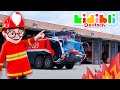 🔥 Die Kinder spielen mit einem Feuerwehrauto 🚒✈ Die Kinder tun so, als würden sie spielen! ⛑ Kidibli