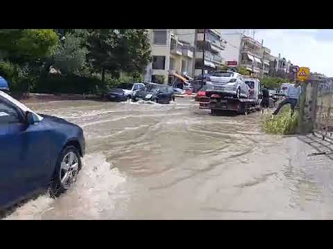 Θεσσαλονίκη: Πλημμύρισαν δρόμοι από την έντονη βροχόπτωση στην Ψελλού