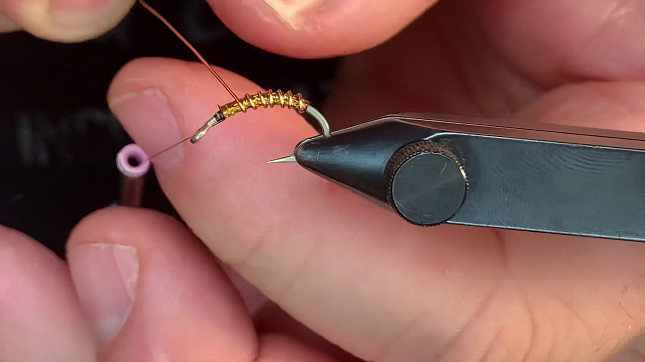 beginner-fly-tying-the-brassie-youtube