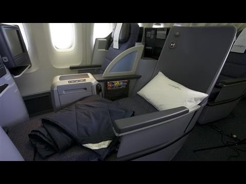 Video: Verschil Tussen Business Class En First Class