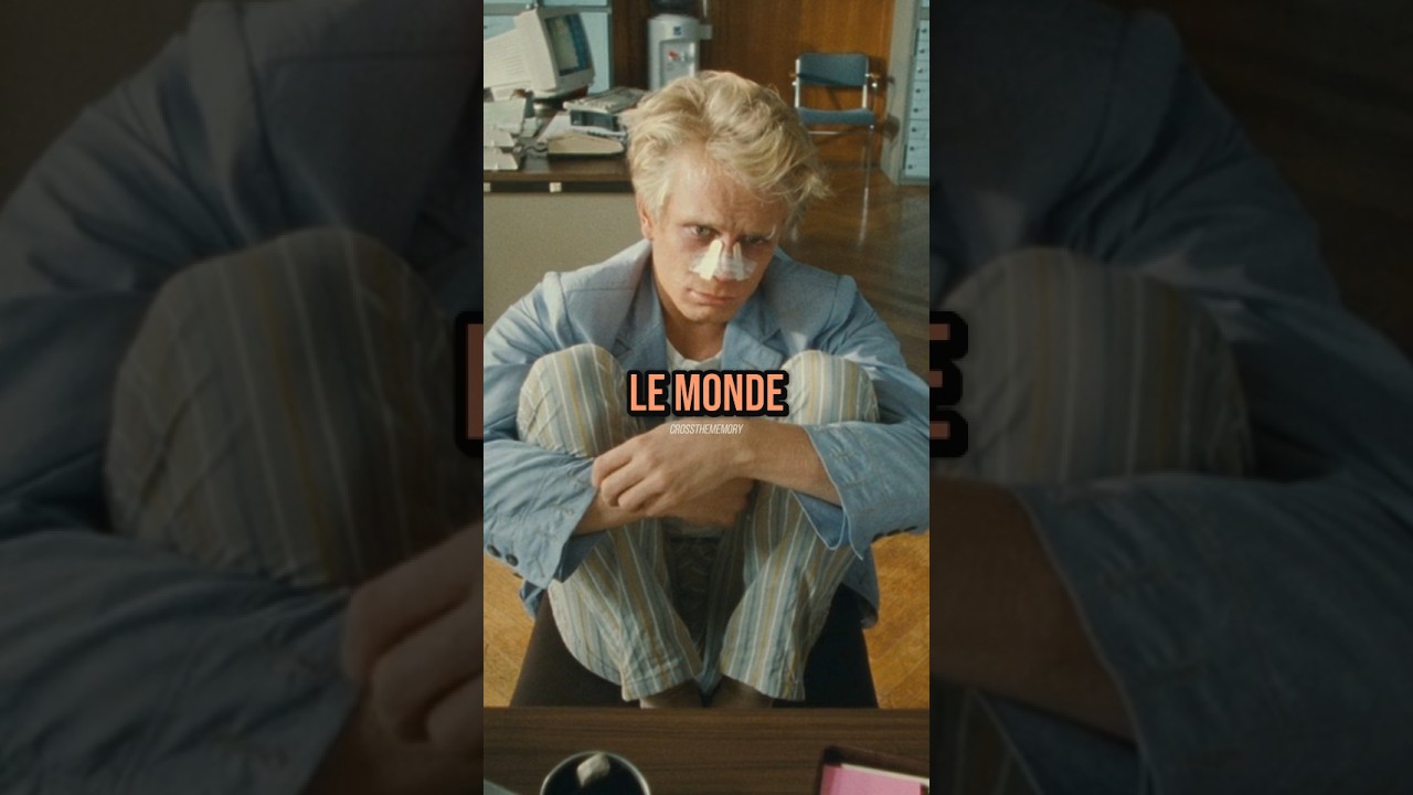 Il sort son téléphone au cinéma et ça part en vrille. 🤣