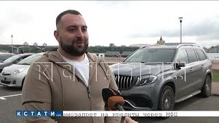 видео: Водитель мерседеса, запарковавшийся на остановке и ругавшийся с пешеходами, написал на них заявление картинка: Водитель мерседеса, запарковавшийся на остановке и ругавшийся с пешеходами, написал на них заявление