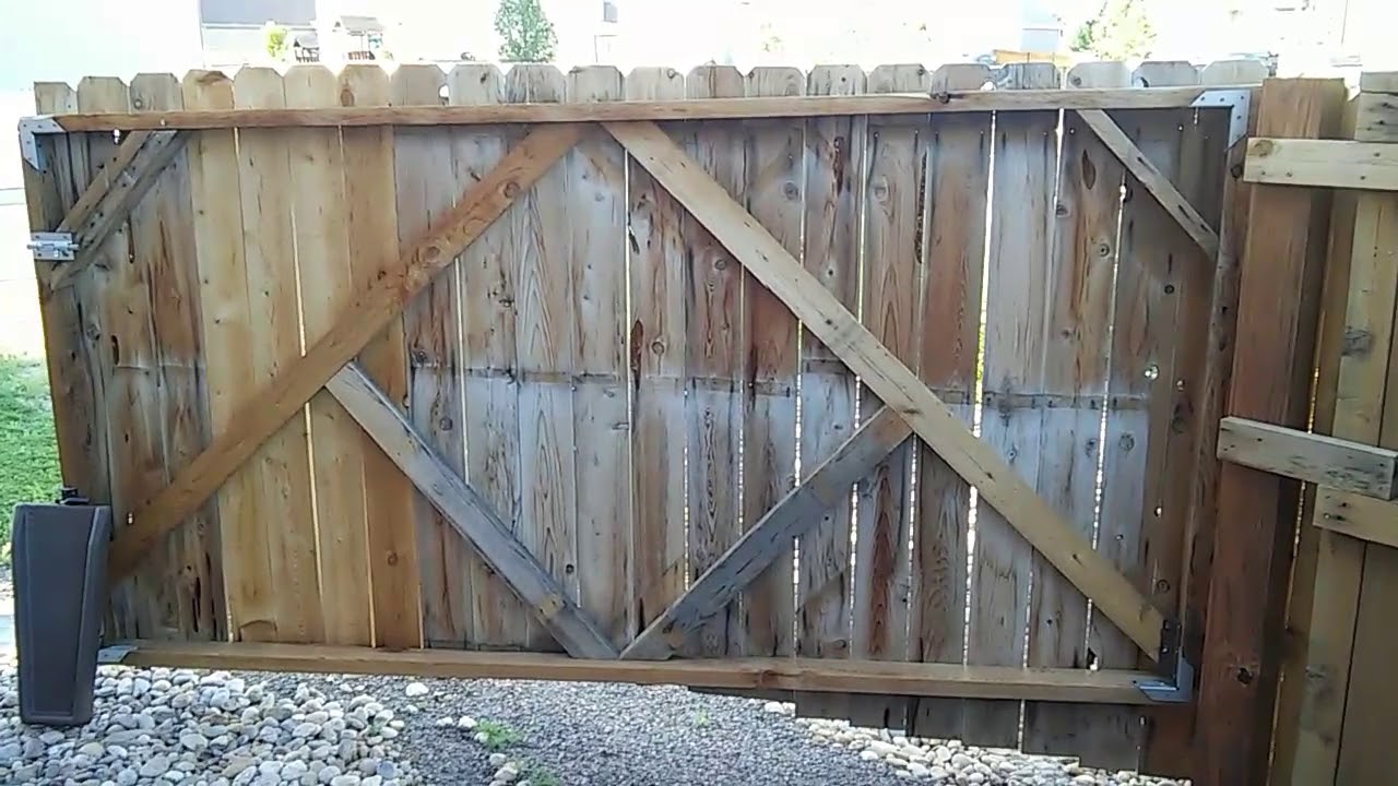 10' single swinger gate. - YouTube