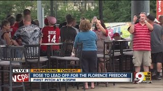 Pete Rose returns to ballpark