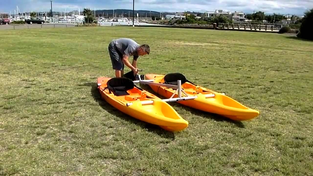 How to assemble a Switch catamaran - YouTube