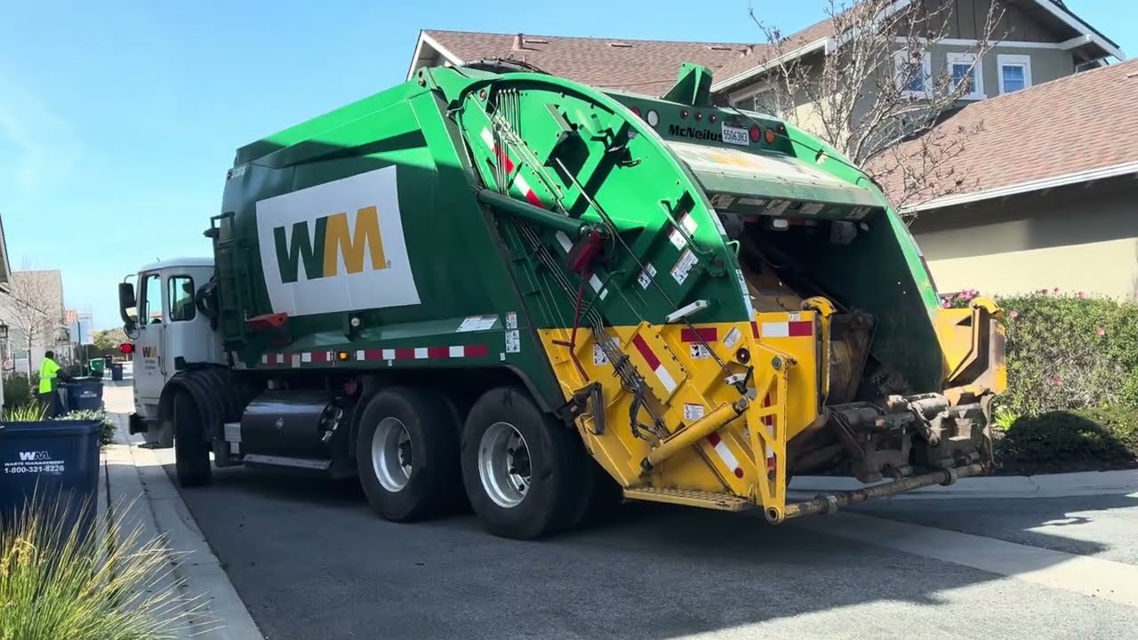 Rear loader on trash