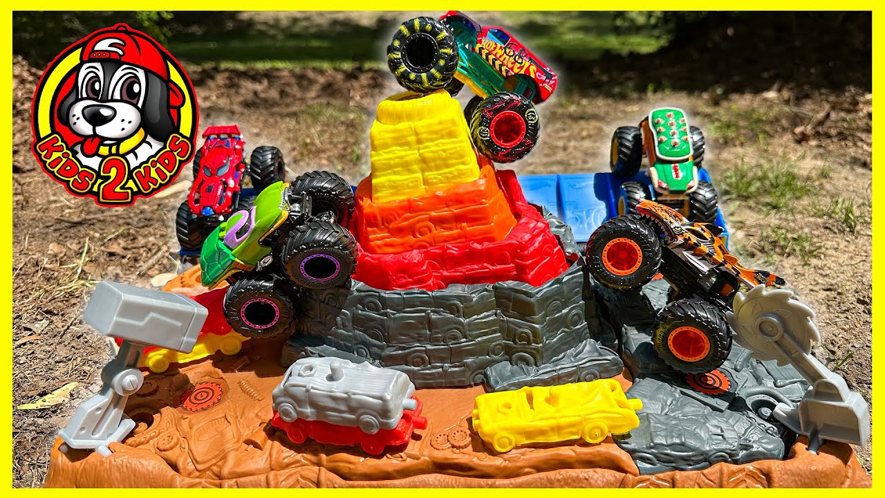 Hot Wheels Monster Trucks Arena Smashers Bone Shaker Ultimate Crush Yard  Playset : Target