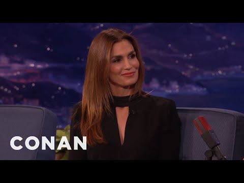 Video: Cindy Crawford: “My husband and I really listen to each other”