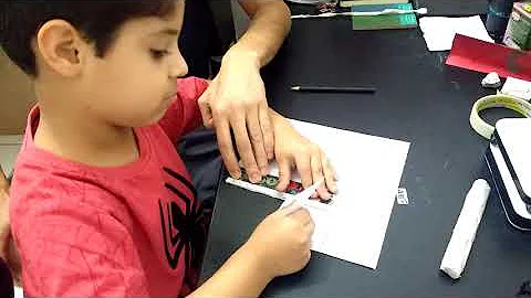 Como cortar um papel sem tesoura?