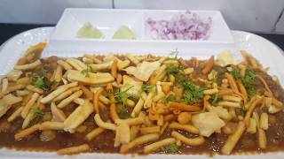 Mumbai Misal Pav Recipe | मुंबई मिसल पाव रेसिपी | Maharastrian Misal Pav | Fullthaali
