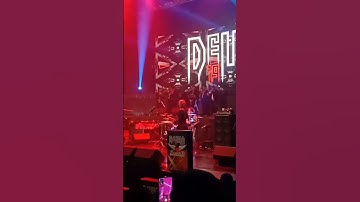 Keren Aksi Gebugan Ikmal Tobing Membawakan Lagu Dewa 19 Angin