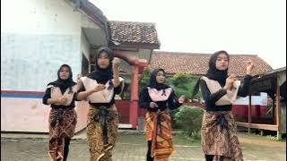 Tari Nirmala (XII MIPA 3)