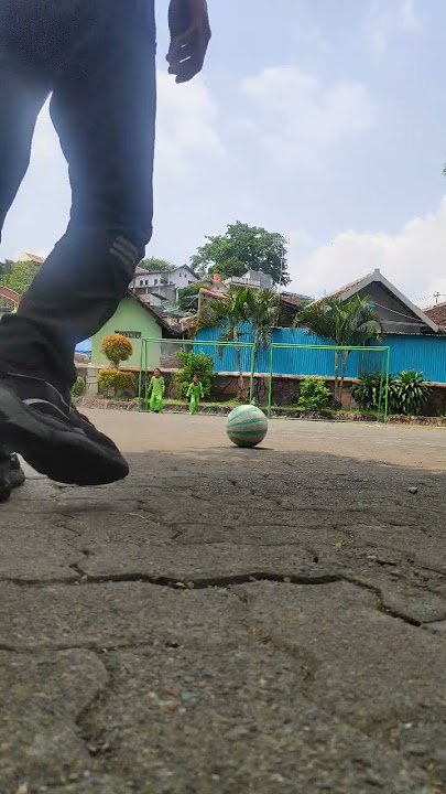 Tendangan Pisang Roberto Carlos