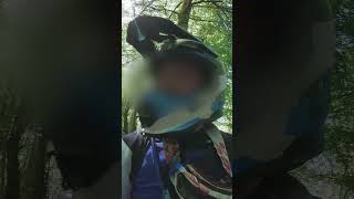 Les blessures arrivent vite donc gardez tjs le maximum de protections, masque compris.
Rassurez vous : on a déjeuné avec lui quelques heures plus tard mais il aura fallu quelques points de suture quand même...
Episode Hard Defi Tour avec CF MOTO et SW MOTECH en ligne ! Les blessures arrivent vite donc gardez tjs le maximum de protections, masque compris.