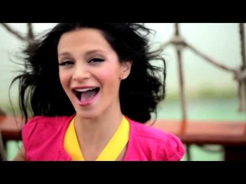 Grup Hepsi - Harikalar Diyarı (Official Video)