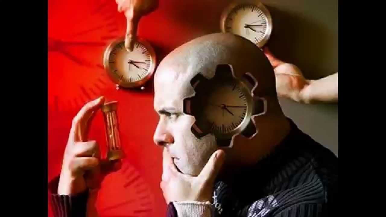 Часы brain. Человек с часами на голове. Мозг и часы. Мозг сюрреализм. Манипуляция временем.