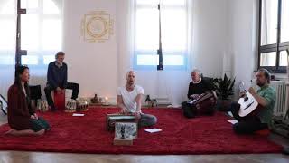 Miniatura de "Om Purnamadah Purnamidam - Kirtan Project Heidelberg"