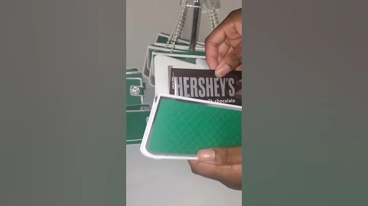 Hershey purses & Kitkat wallets #sannskreationsandrentalsllc #luxurypartyfavors #partyfavors #fyp