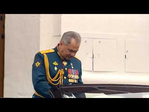 Шойгу перекрестился перед