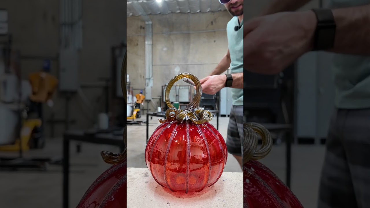 The Iconic Orange And Green Glass Pumpkin #glassblowing #satisfyling #glassart #glassart
