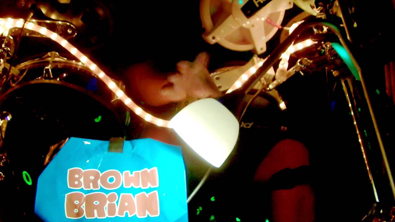 Steve Aoki Contest Brown Brian Boneless Delirious (Remix) YouTube