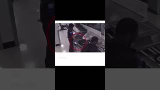 TSA members caught stealing money from passengers luggage 🧳 😳 #airlines #airport #stealing