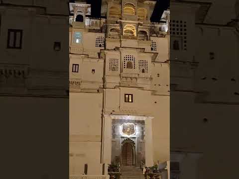 Video: 9 Sevärdheter i Regal Udaipur City Palace Complex