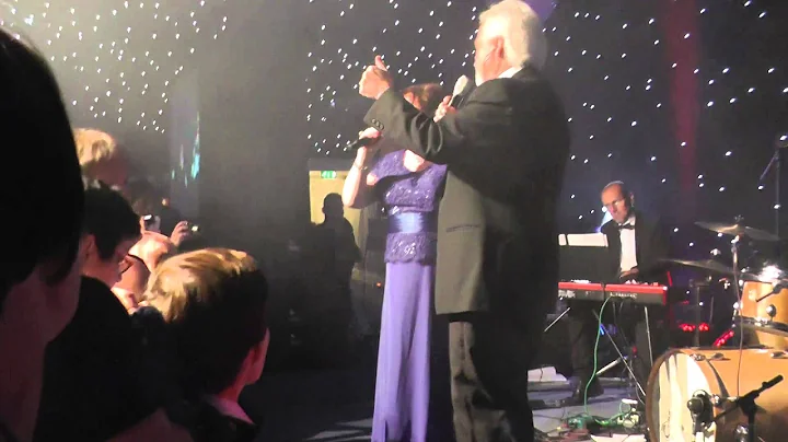 Merrill Osmond & Susan Boyle sing Crazy Horses - 2...