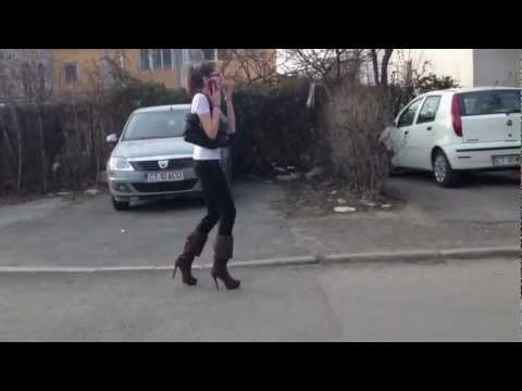 متاعب بنت مع الطالو الطويل مالكي محنا راسك ابنتي