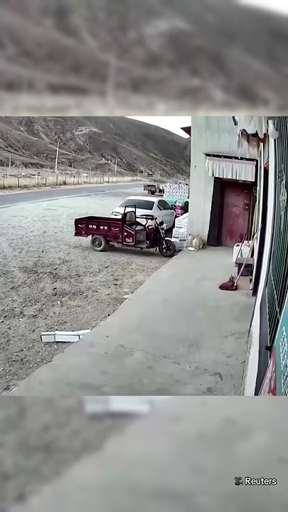 Download lagu Terrifying moment 7.1 magnitude earthquake hits Tibet