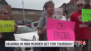 Crowd protests plea deal expected Thursday in 1969 murder