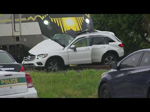 1 dead after Brightline train slams into SUV in Aventura