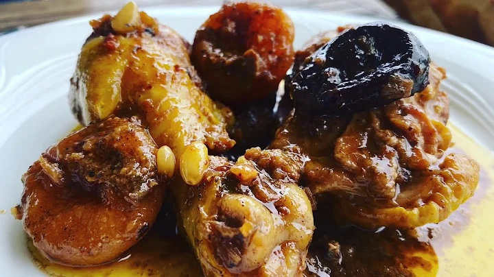 Pollastre rostit amb prunes, orellanes i pinyons