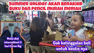 BELANJA BUKU DAN PENSIL UNTUK ALISYA PAKE KARTU HADIAH AGUSTUSAN
