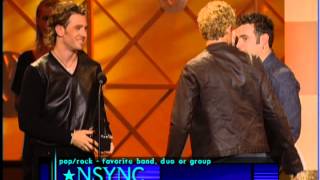 Nsync wins Pop/Rock Favorite Band, Duo or Group-AMA 2002