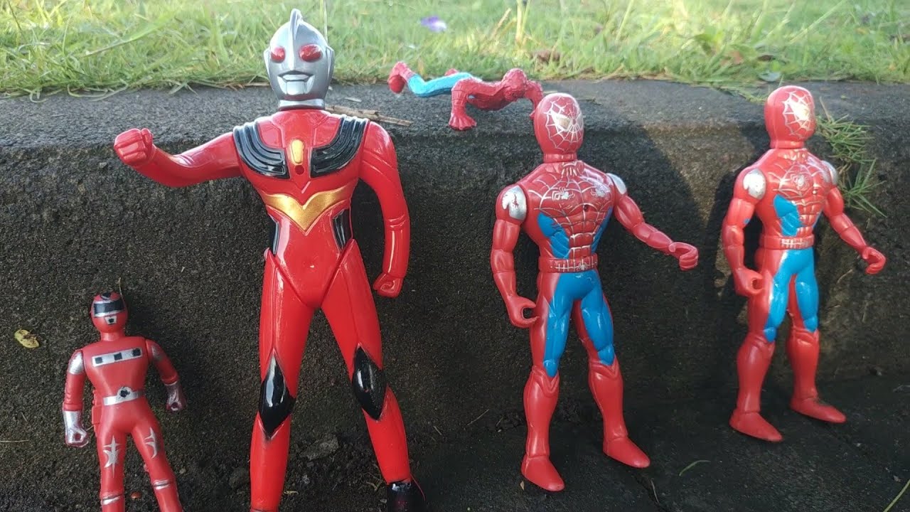  mencari  mainan  ultraman  ginga  dan  spiderman yg hilang 