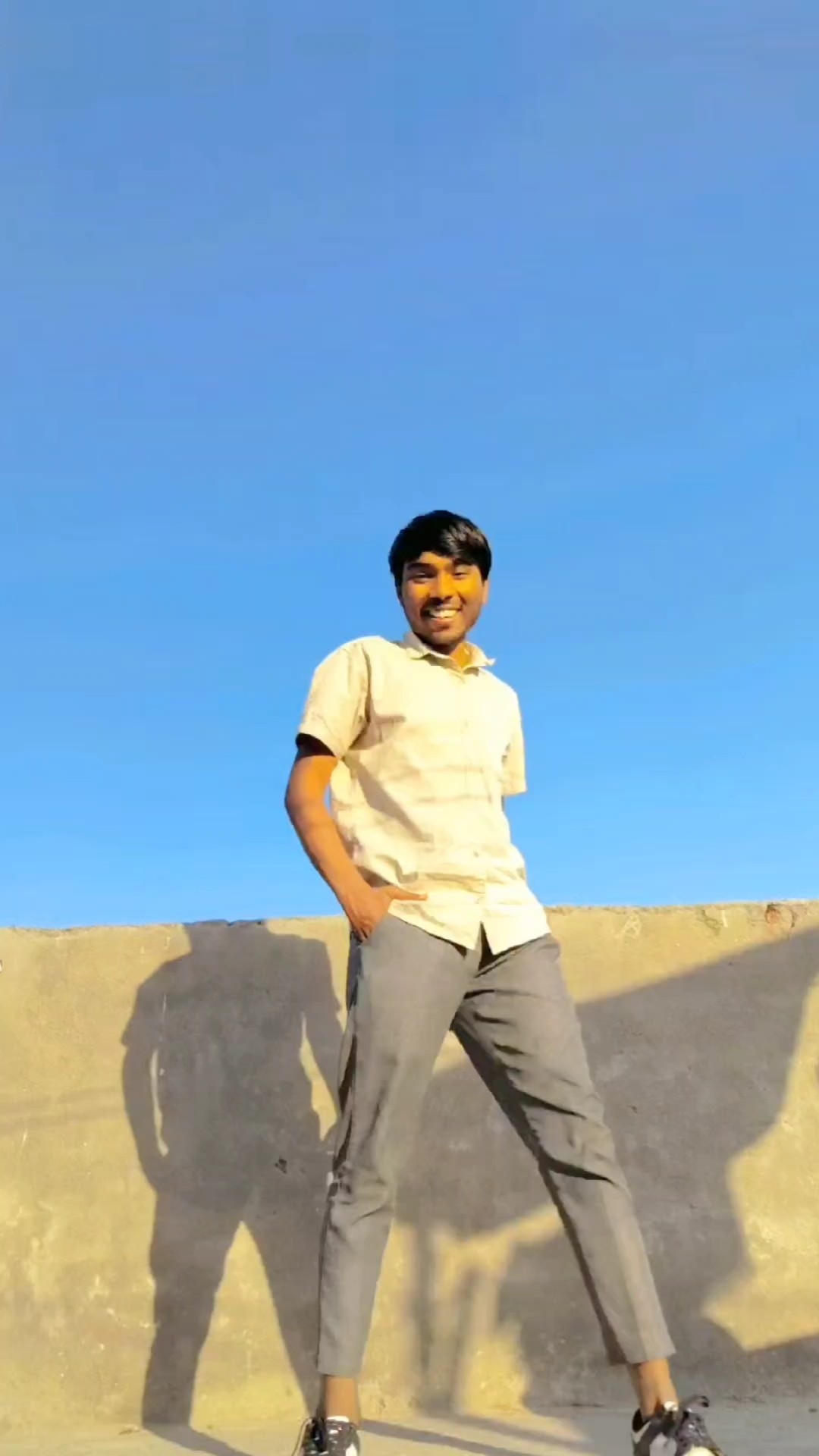 Gori hai Kalaiyan l Dance Cover l Vinod l #gorihaikalaiyan #shortsdance #merehusbandkibiwi #dance
